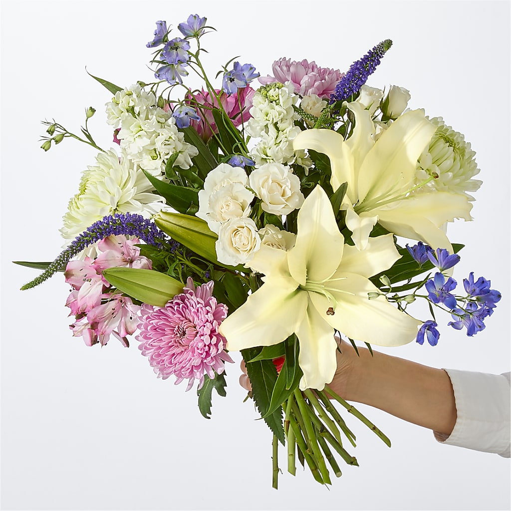 Winter Celebration Bouquet – Colchester Florist, Colchester CT