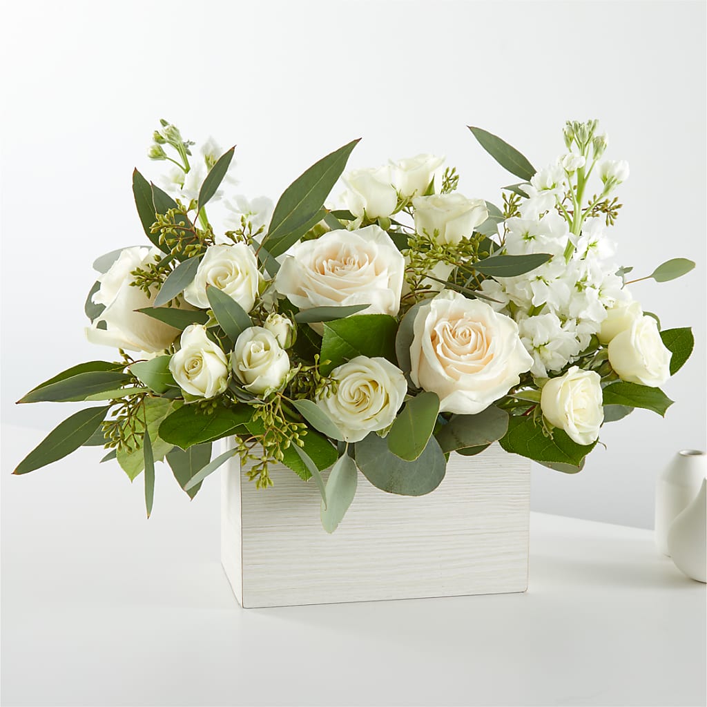 Fresh Linen Box Bouquet – Colchester Florist, Colchester CT