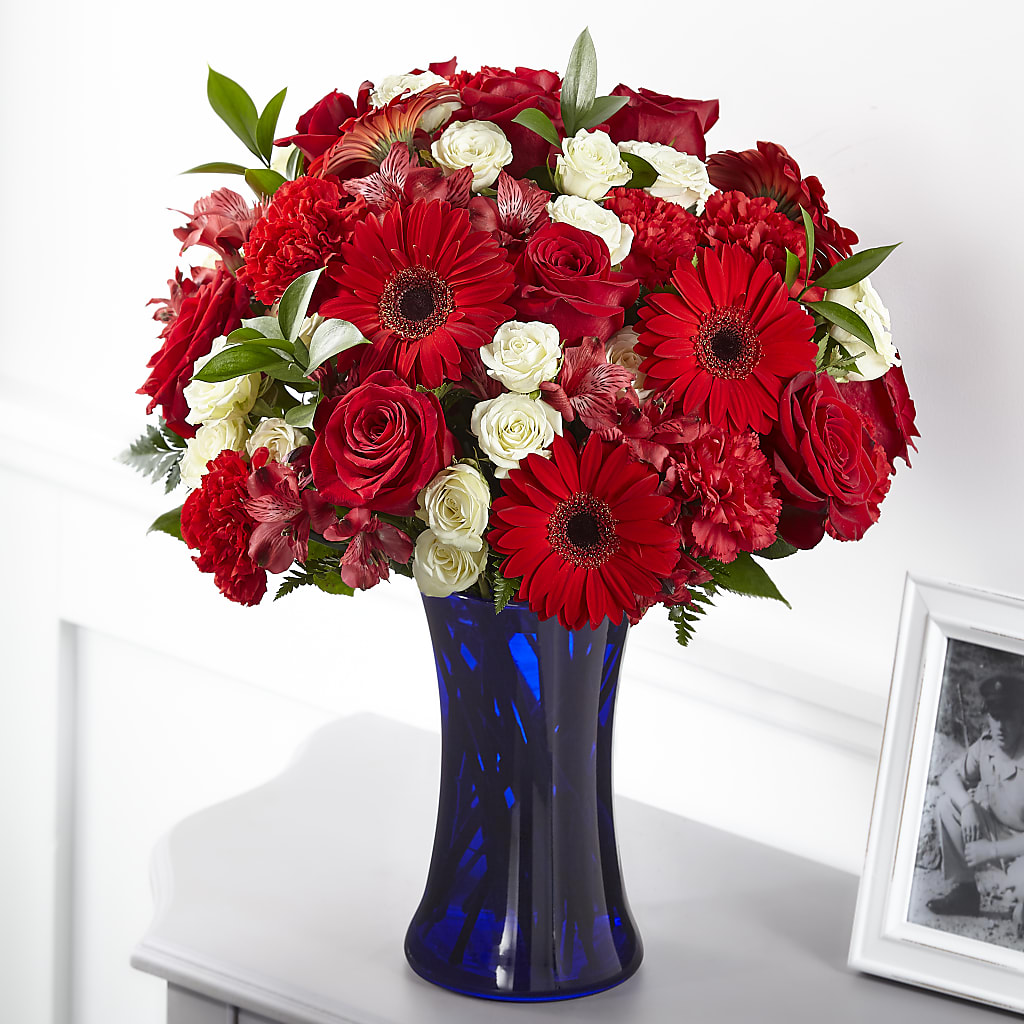 Hearts Embrace Bouquet – Colchester Florist, Colchester CT