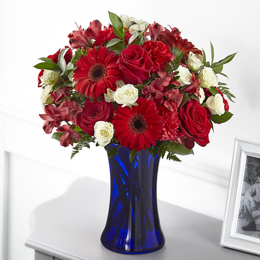 Hearts Embrace Bouquet – Colchester Florist, Colchester CT