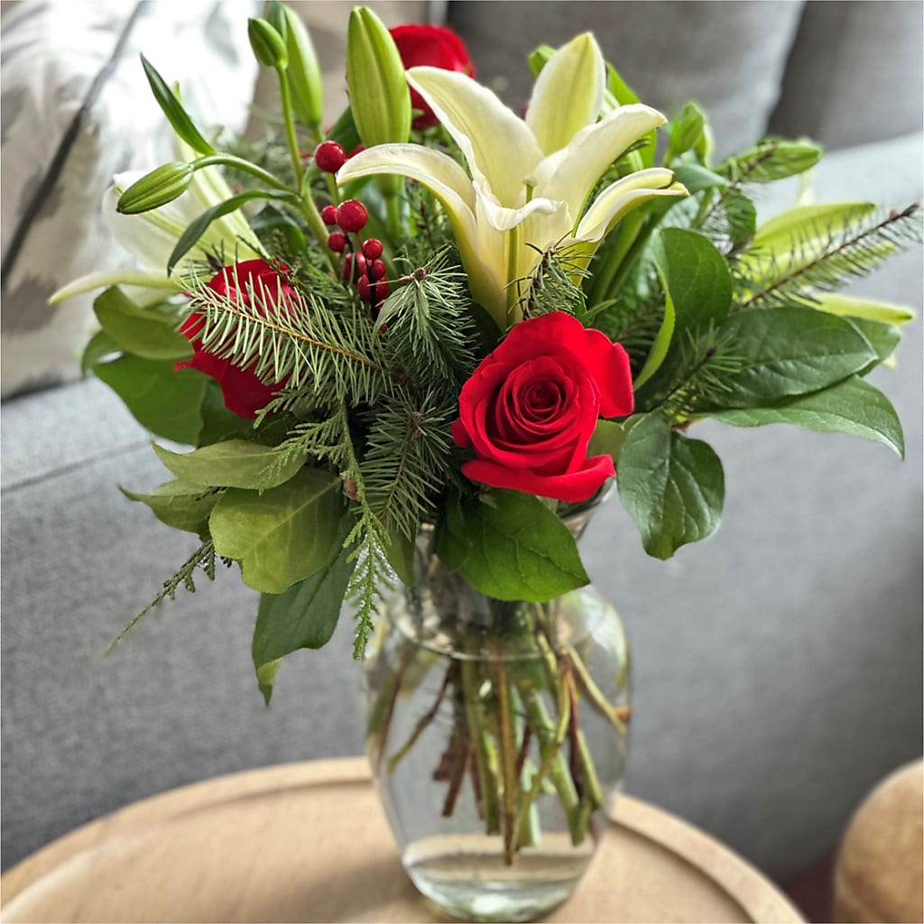 Sparkling Snowflakes Bouquet –  Colchester Florist, Colchester CT