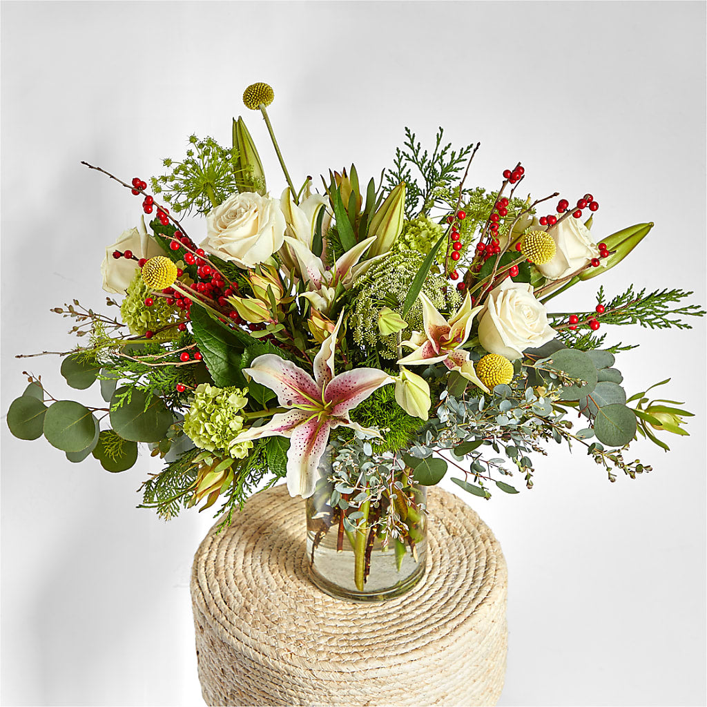 Berry & Bright Bouquet –  Colchester Florist, Colchester CT
